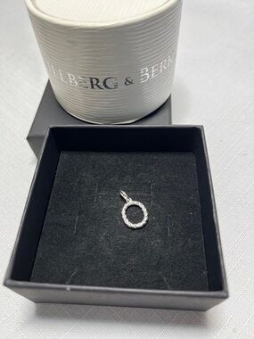 New Hillberg & Berk Silver Twisted Letter O Circle Pendant. 925 Sterling Silver